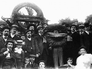 Commémoration devant le Mur des Fédérés