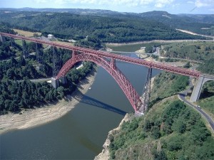 Pont de service pendant la construction du viaduc de Garabit