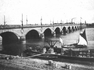 pont de pierre à Bordeaux