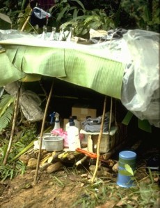 Laboratoire de campagne © Aspirine, un comprimé de chimie