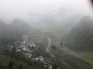 Village Buyi, près de la rivière